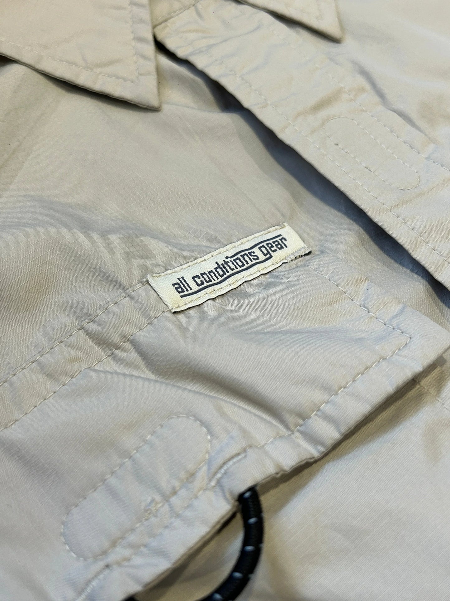 Nike ACG 2000's Detachable Arms Technical Over Shirt M | Default Title, Cream