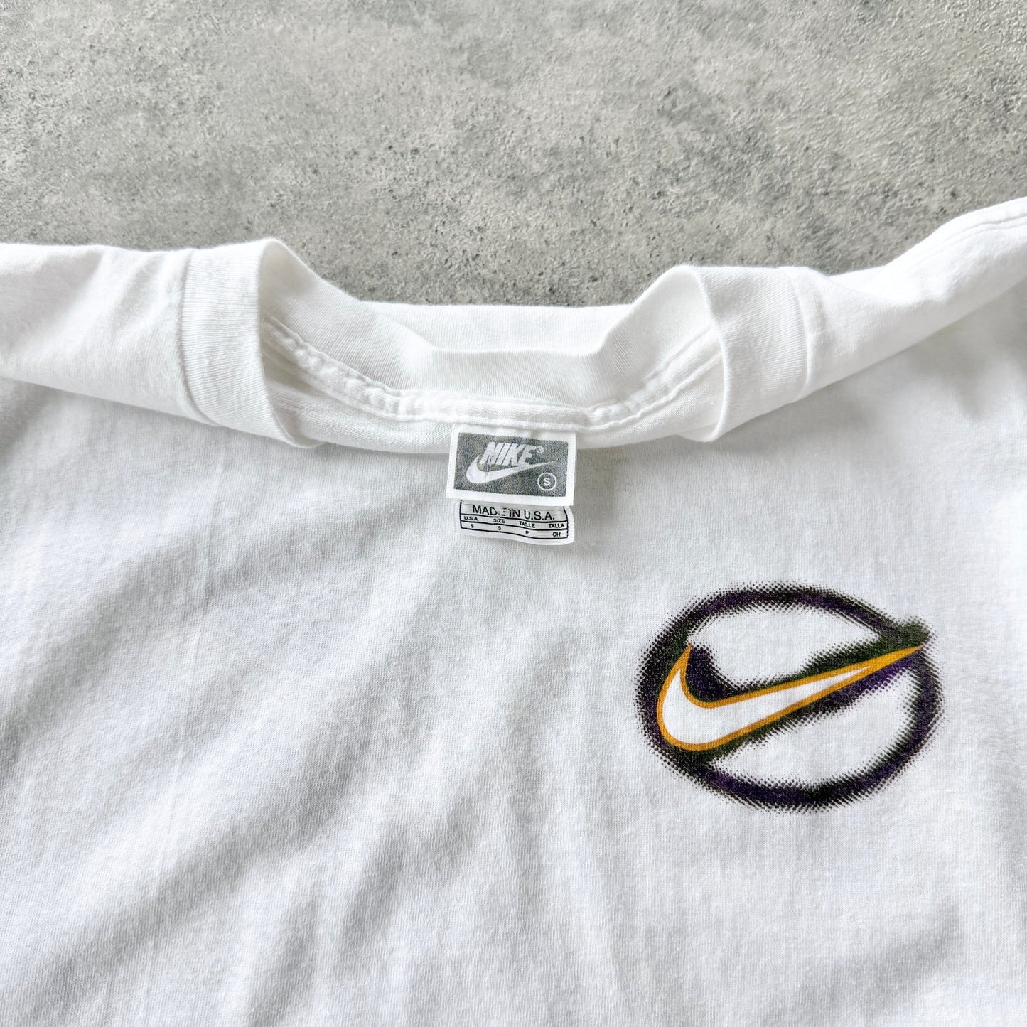 Nike 1990s heavyweight graphic logo t-shirt (S)