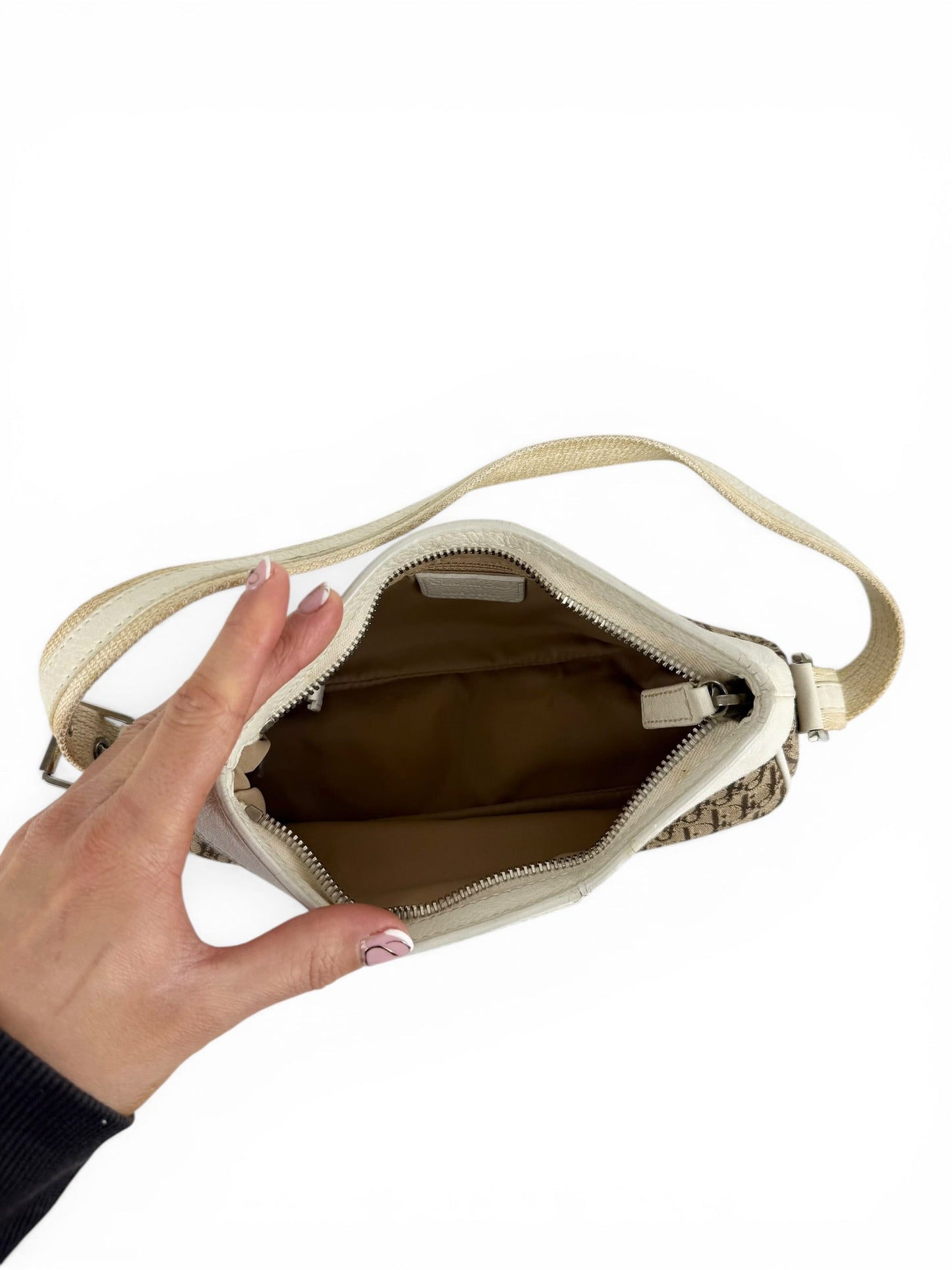 https://cdn.shopify.com/s/files/1/0812/5268/0004/files/25216703-8730-419A-8094-AA2C6B0BA4CA.jpg?v=1774516793