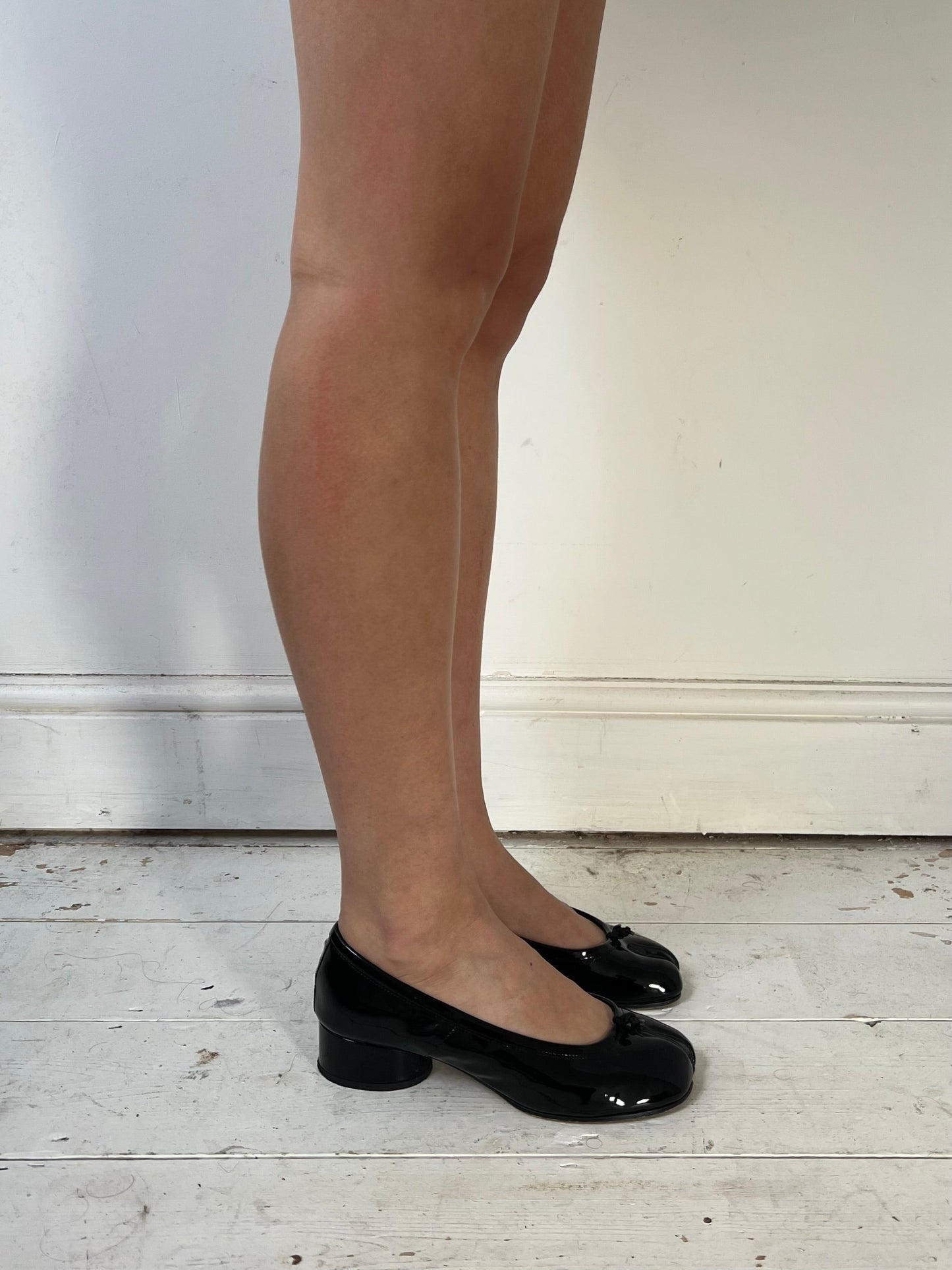 MARGIELA PATENT TABI FLATS (EU 37, FITS 38) | Default Title, Black