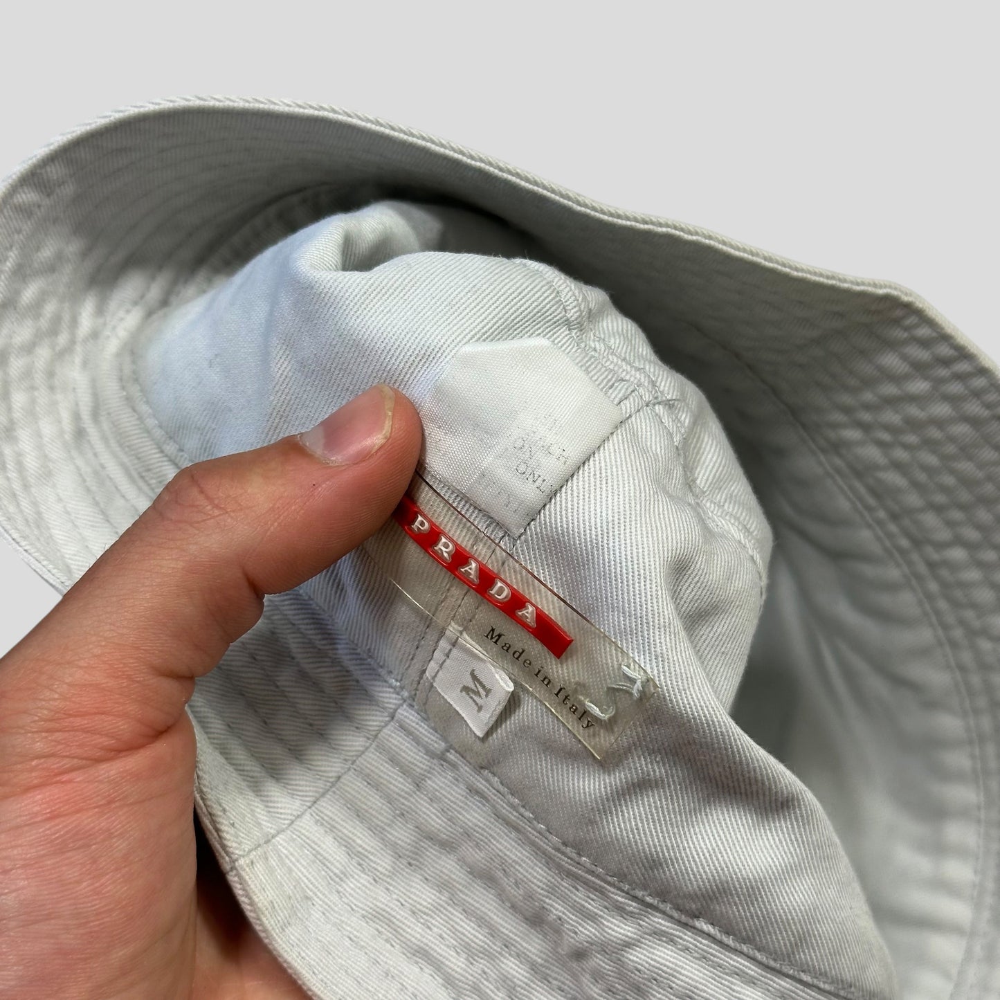 Prada Sport 1999 White Cotton Red Rubber Tab Bucket Hat - M | O/S, Red