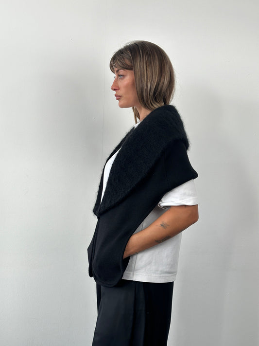 Italian Vintage 1990s Pure Merino Wool Knitted Shawl Scarf