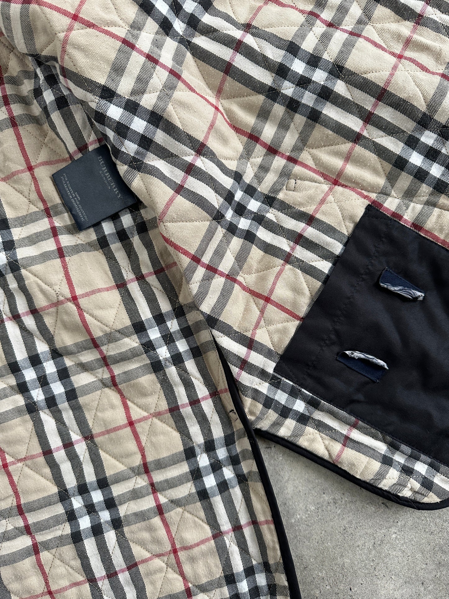 Burberry London 2000s Quilted Nylon Single Breasted Coat - L