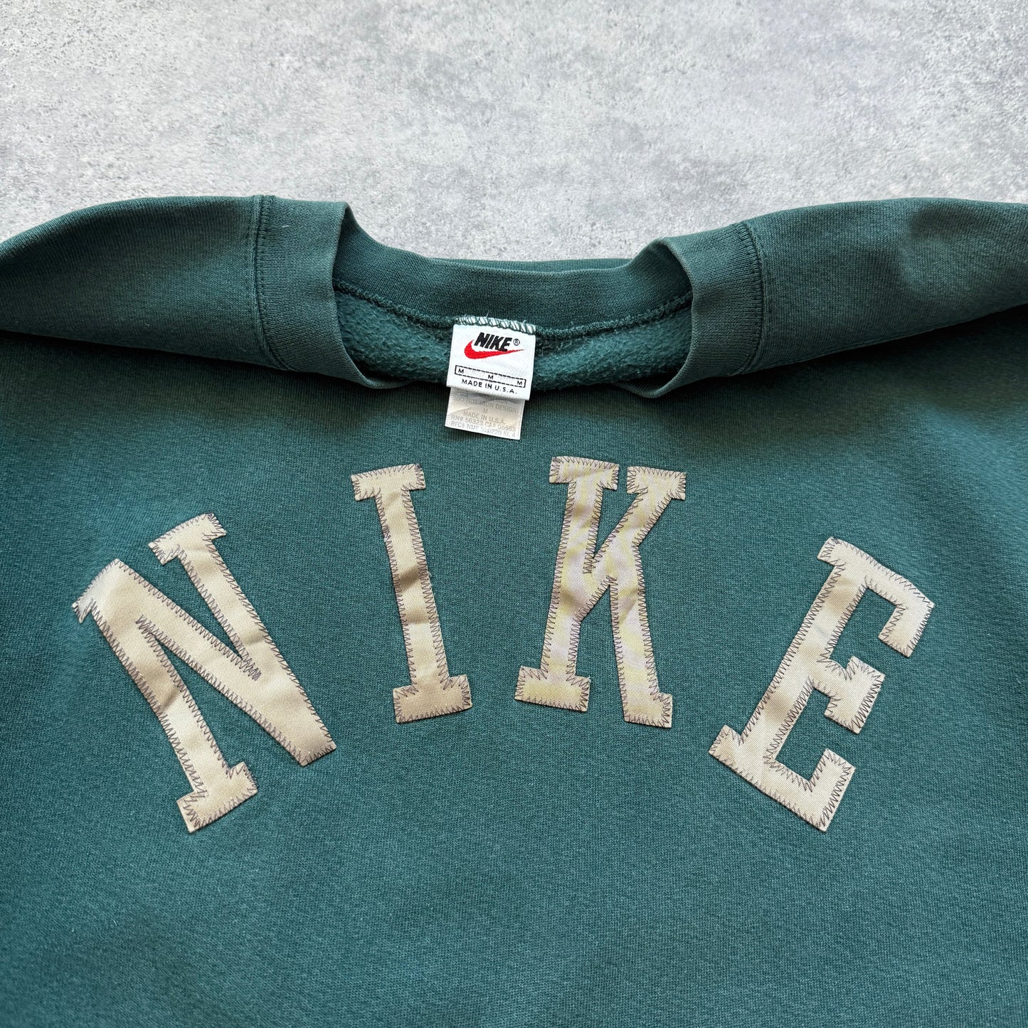 Nike RARE 1990s heavyweight spellout sweatshirt (M)