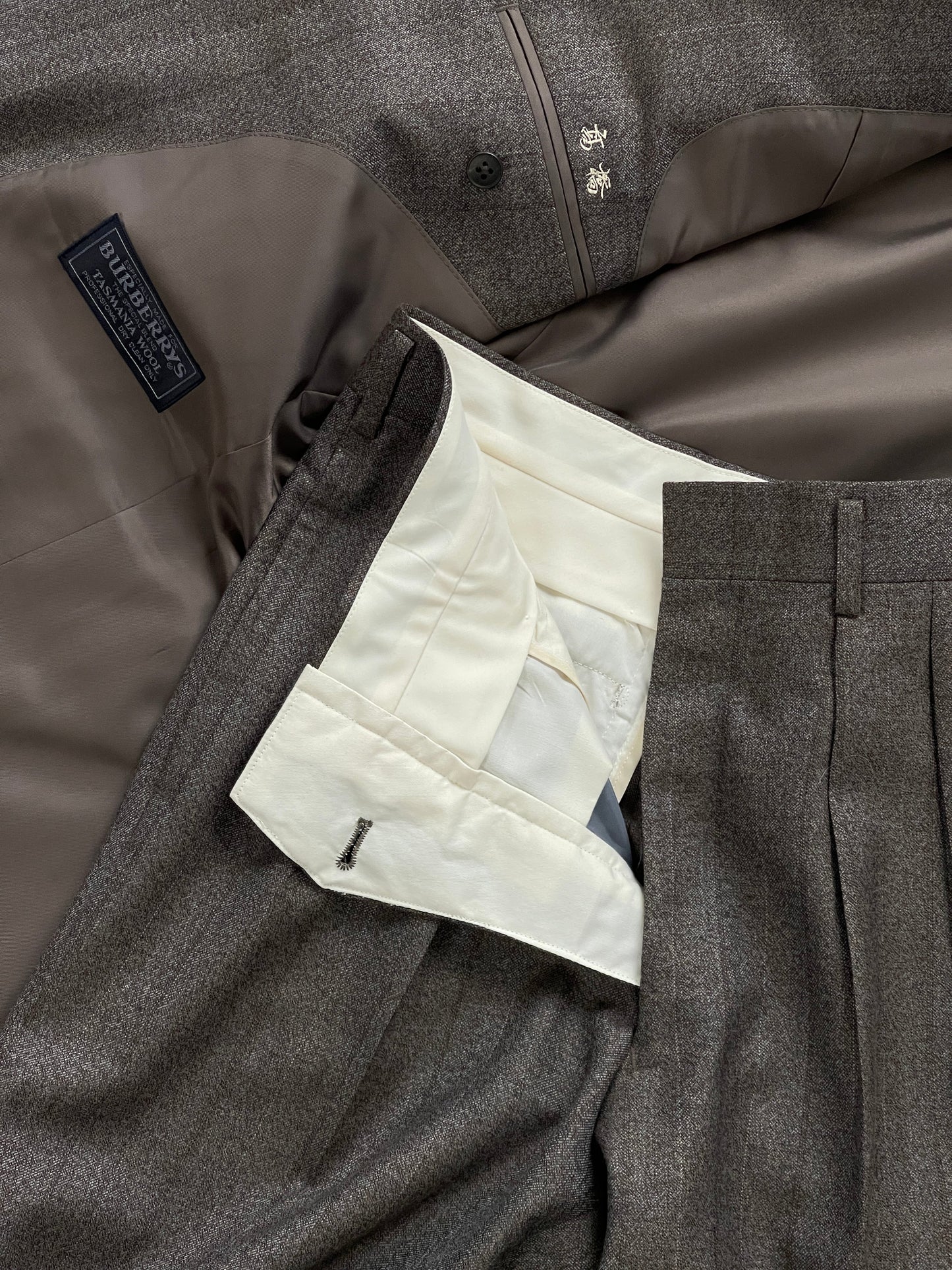 Burberry 1990s Pure Tasmanian Wool Stripe Single Breasted Suit - 36R/W26