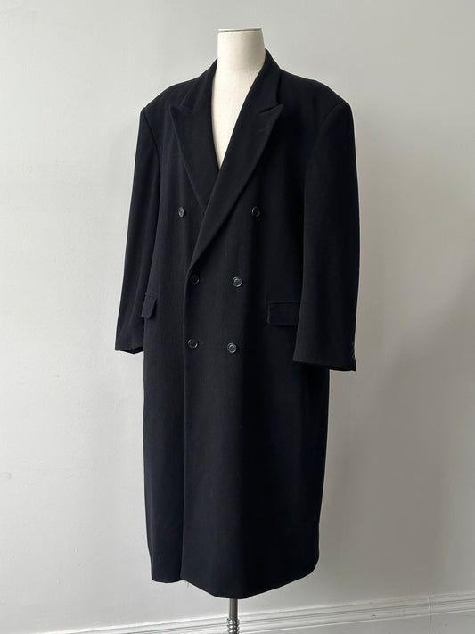 Pierre Cardin 1990s wool cashmere double-breasted coat in XXL, showcasing classic tailored design and luxurious fabric.