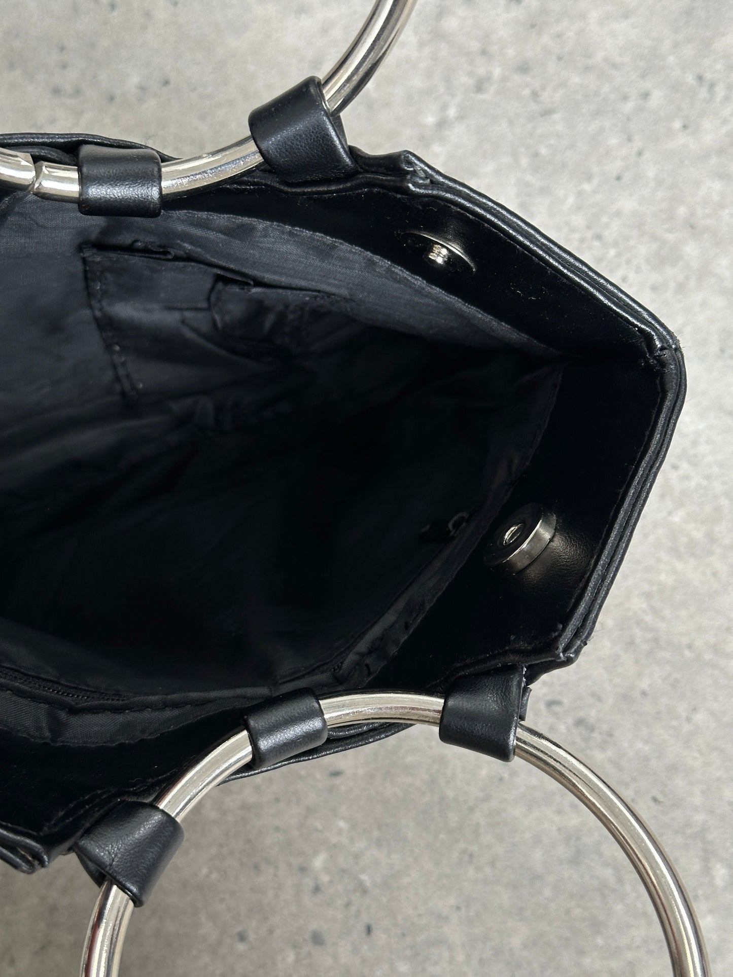 Vintage 2000s Minimal Ring Hand Bag
