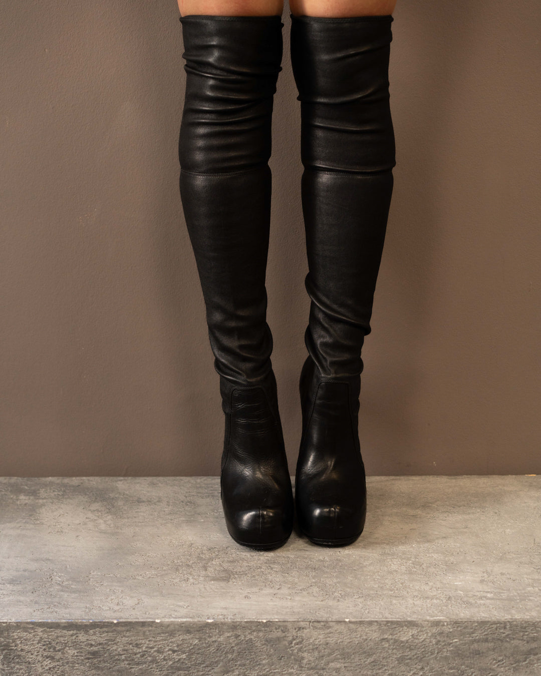 RICK OWENS STILETTO KNEE HIGH GLOVE BOOTS (EU 41) – Known Source