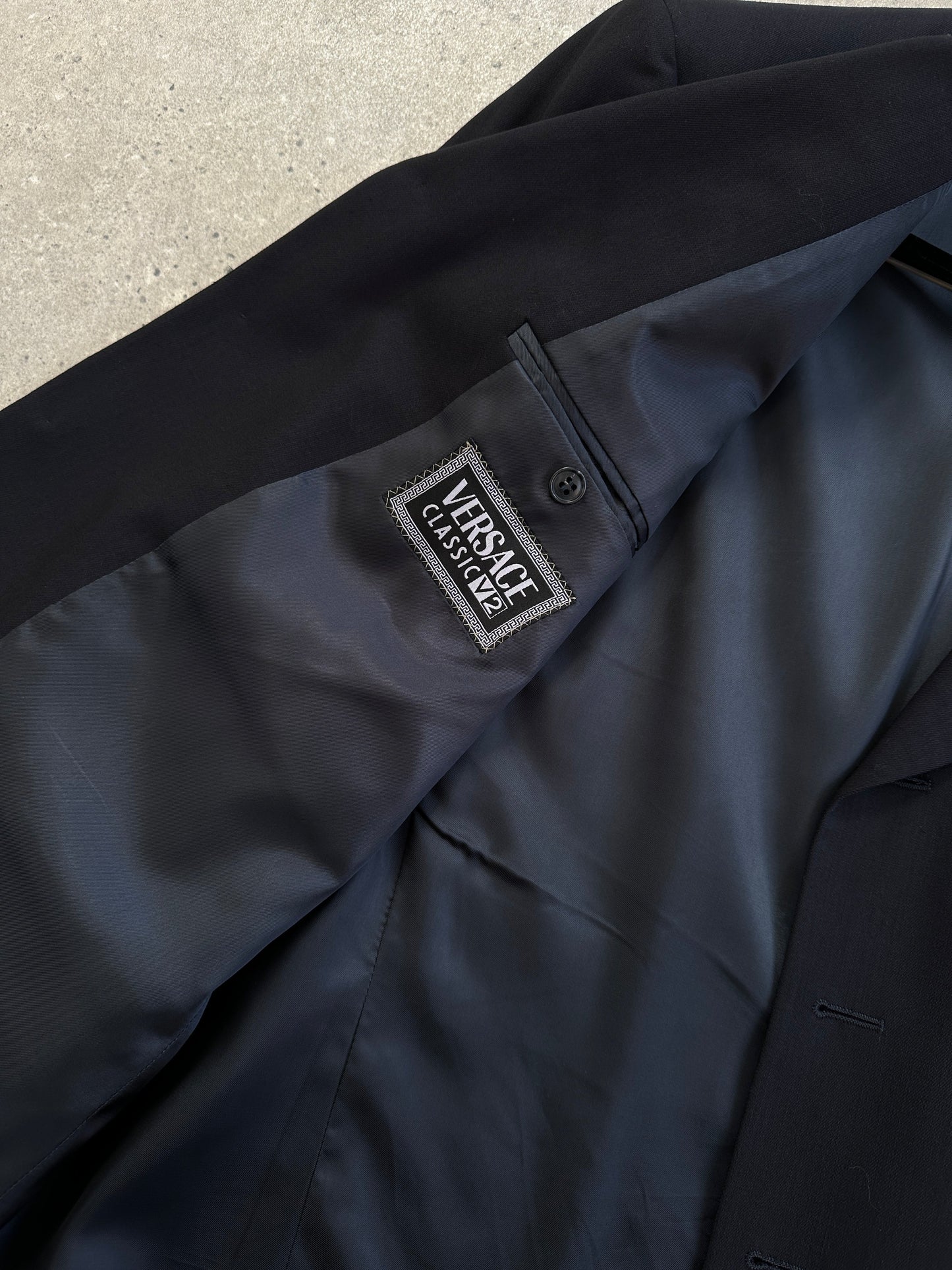 Versace Classic V2 1990s Bespoke Button Suit - 46R/W32