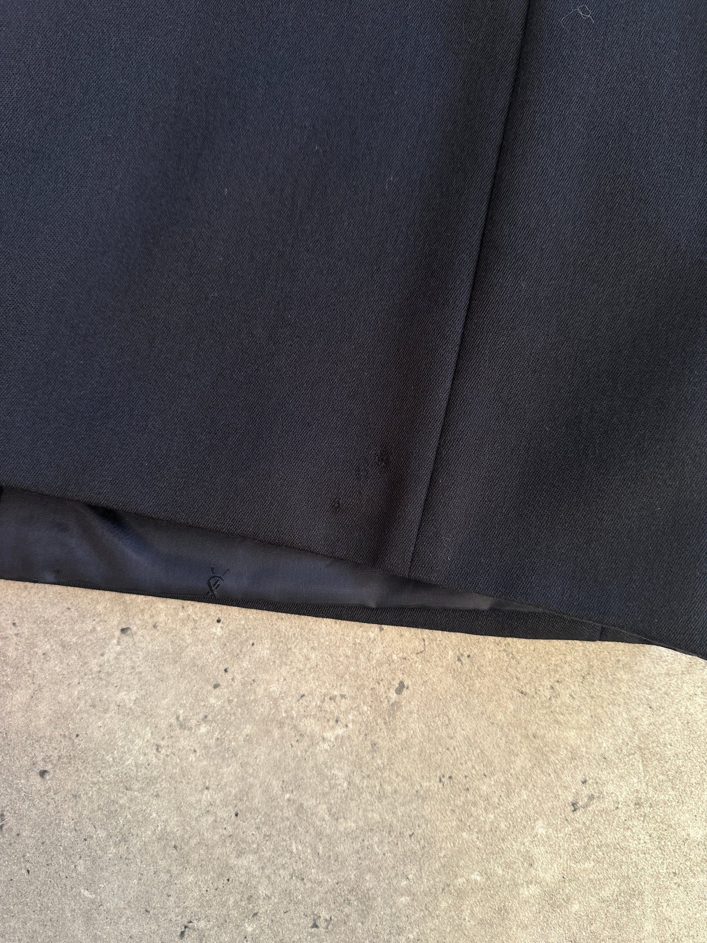 Yves Saint Laurent Pour Homme Pure Wool Single Breasted Suit - 48L/W36