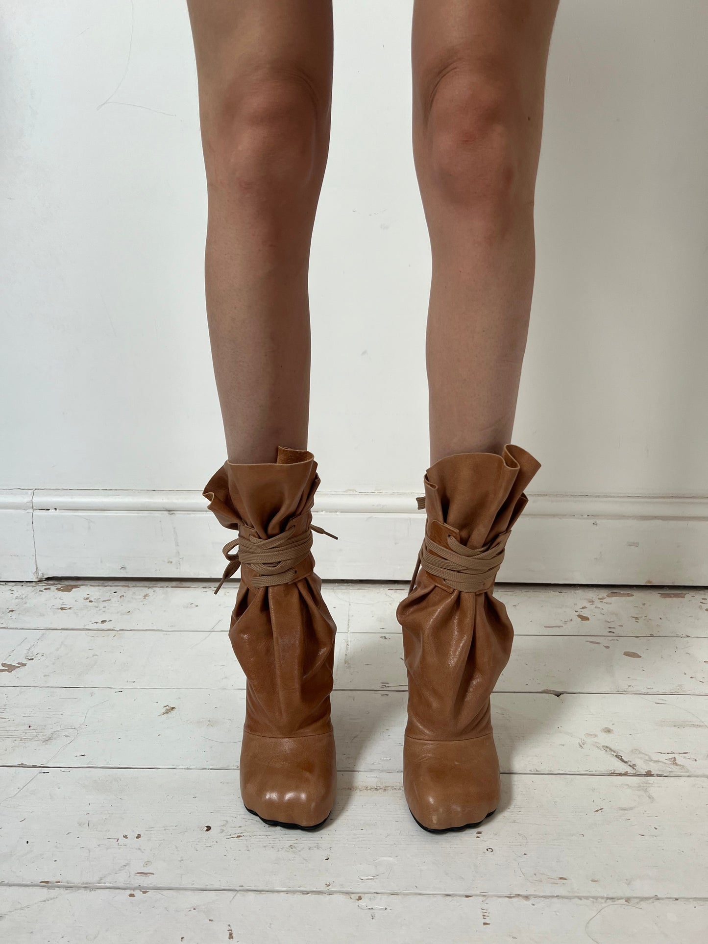 VIVIENNE WESTWOOD LEATHER ANIMAL TOE SACK BOOTS (EU 39) | DEFAULT TITLE, Tan