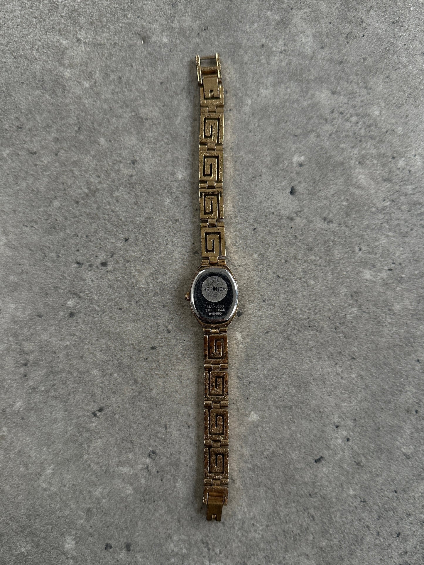 Sekonda 1990s Oval Gold Tone Geometric Quartz Watch