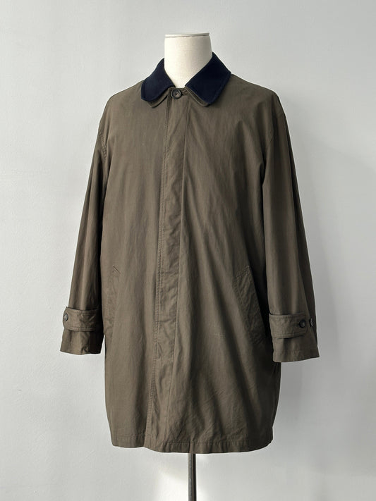 Ralph Lauren Chaps 1990s wool collar cotton trench coat, with classic design and belt, in a natural beige color.