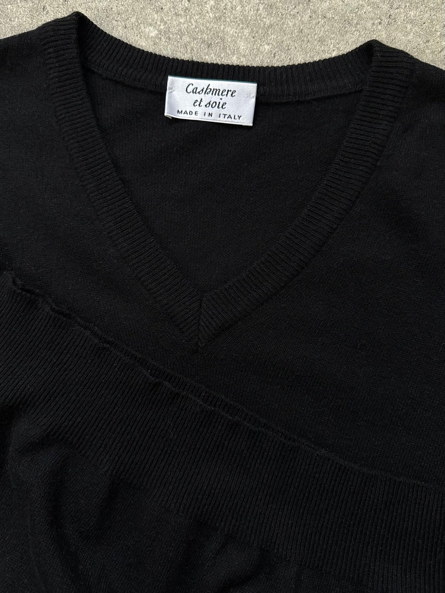 Italian Vintage Cashmere Silk V Neck Jumper - M