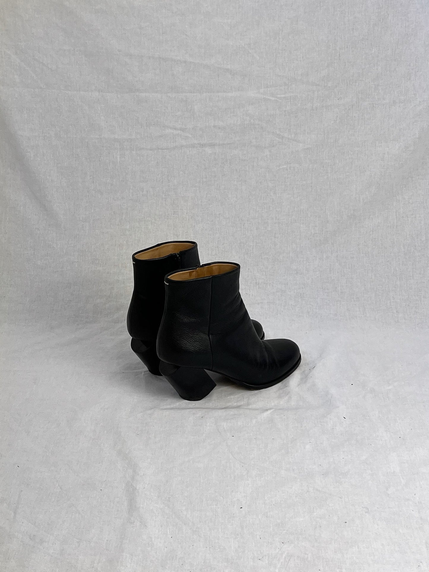 MARGIELA BROKEN HEEL BOOTS | DEFAULT TITLE, Black