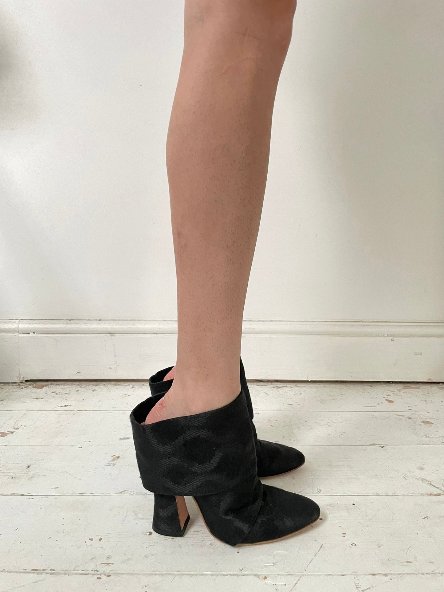 VIVIENNE WESTWOOD HEELS (EU 39.5) | DEFAULT TITLE, Black