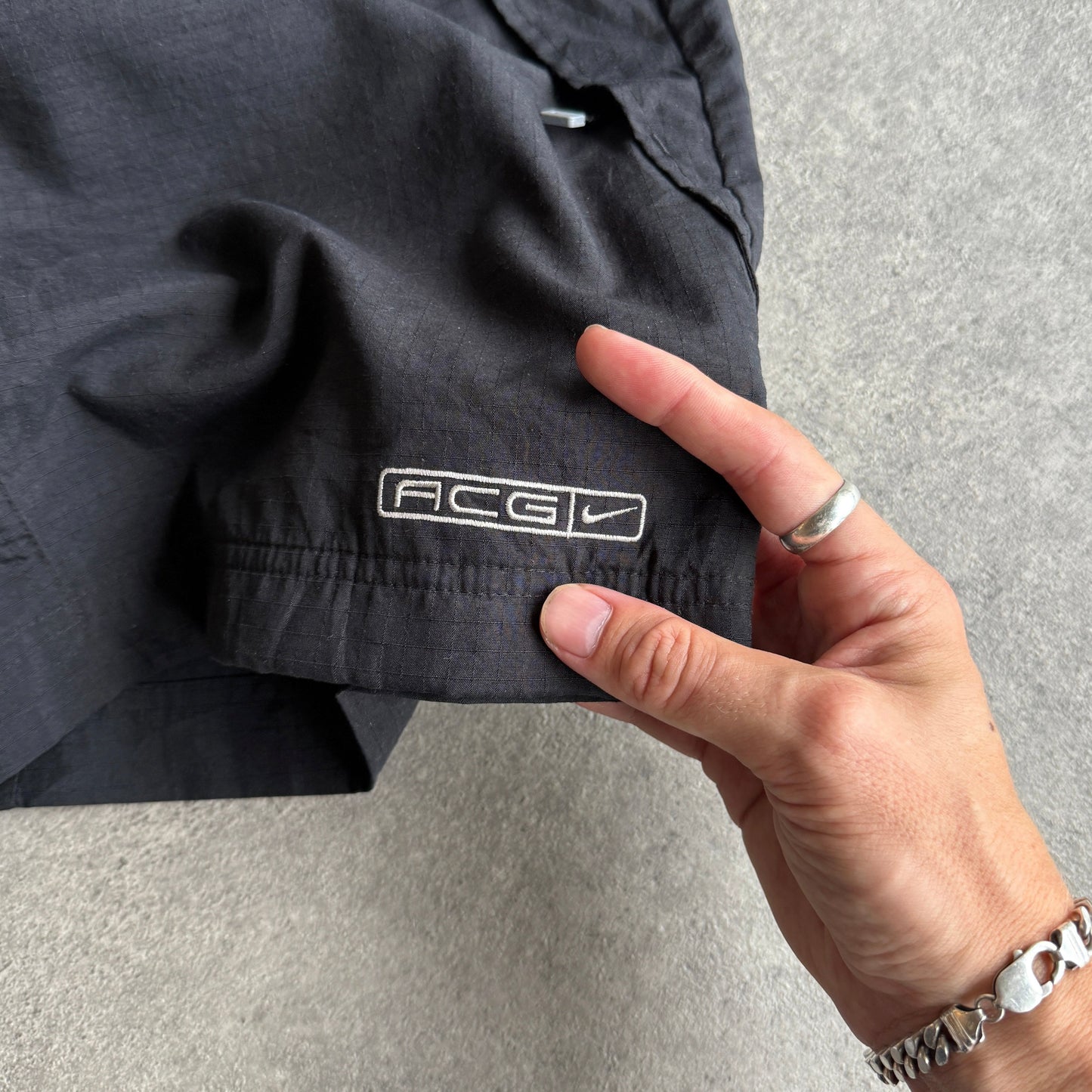 Nike ACG 1990s technical ripstop embroidered cargo shorts (M)