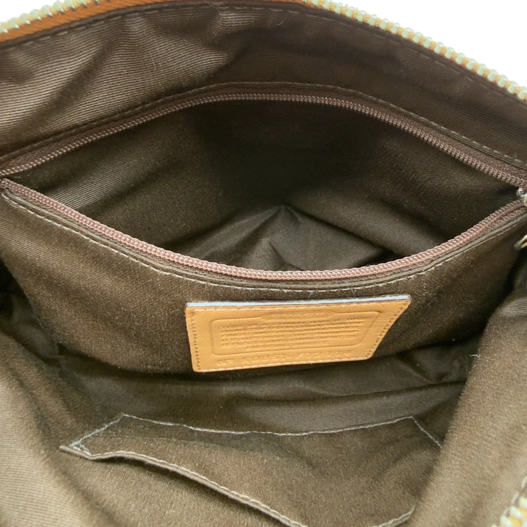 https://cdn.shopify.com/s/files/1/0564/9376/8855/files/Coach_Schultertasche_Signature_beige_16.webp?v=1782896647