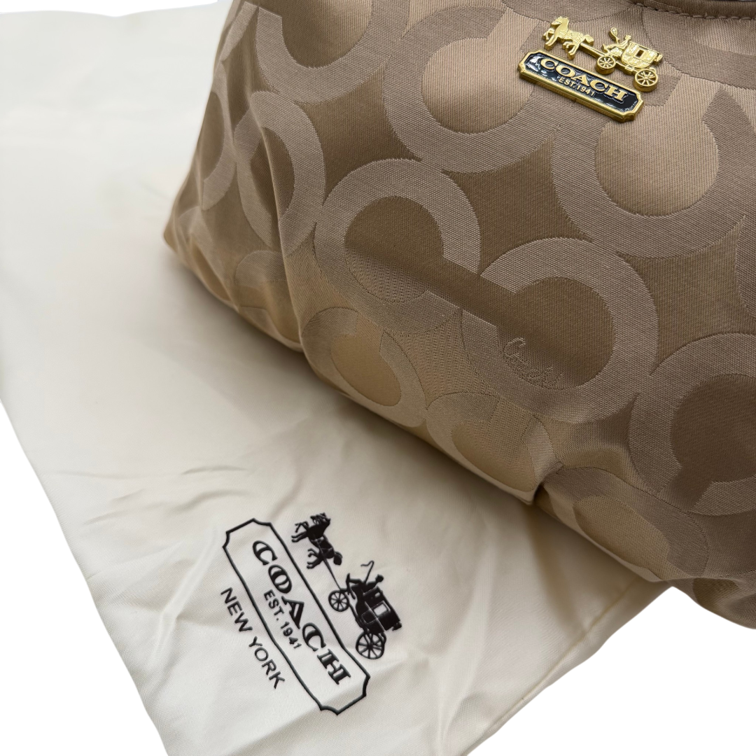 https://cdn.shopify.com/s/files/1/0564/9376/8855/files/Coach_Shopper_Signature_beige_creme_vintage5157.png?v=1776772256