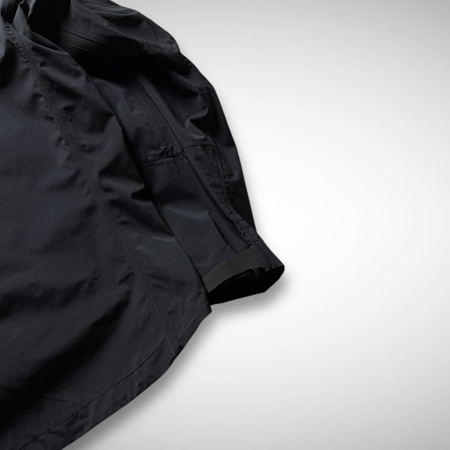 Arc’Teryx LEAF Alpha Gen 1 GTX (2011)