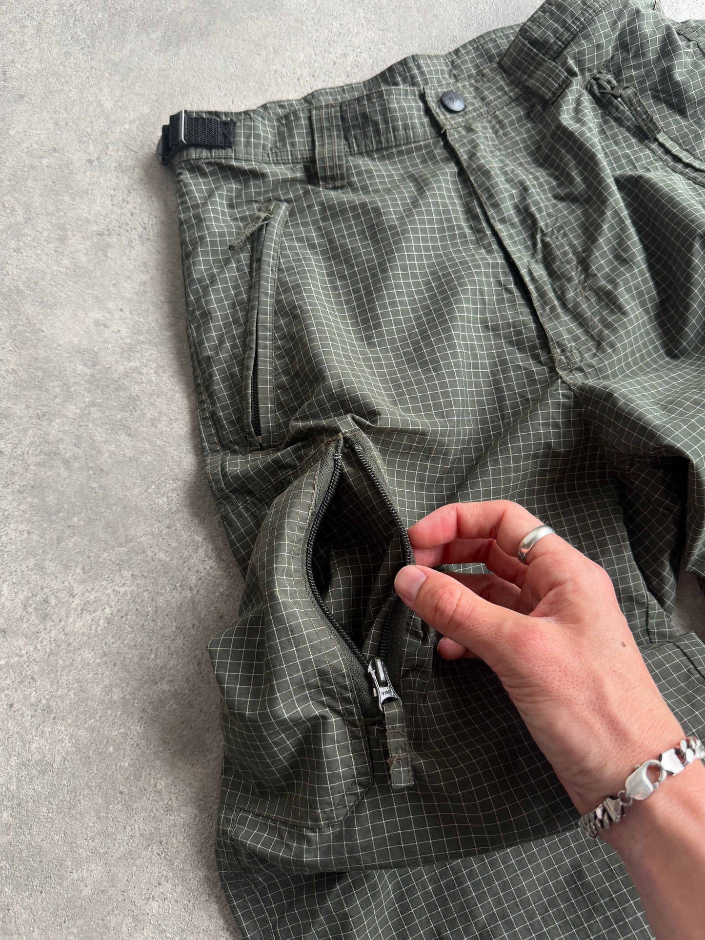 stussy 1990s lightweight technical parachute pants (s)