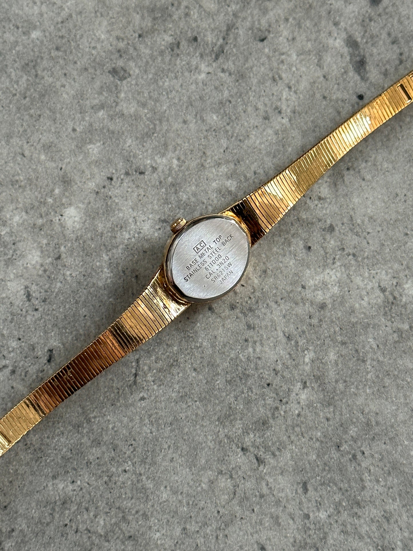 Accurist 1990s Gold Tone Analog Quartz Watch