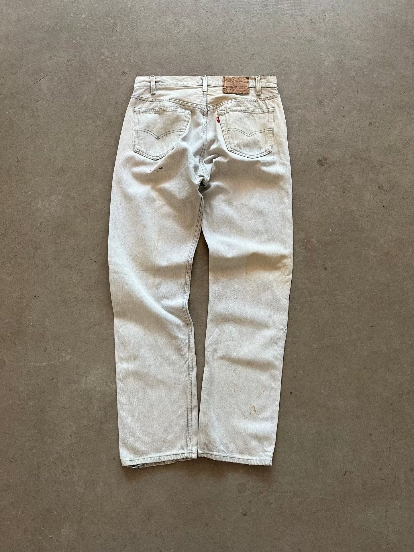 1990's Levi's 501 Repaired Jeans - 32 x 32 | W32, Red