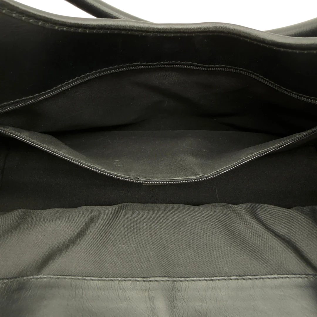 https://cdn.shopify.com/s/files/1/0564/9376/8855/files/Gucci_Schultertasche_Jackie_Jumbo_GG_monogram_schwarz_16.webp?v=1782904974