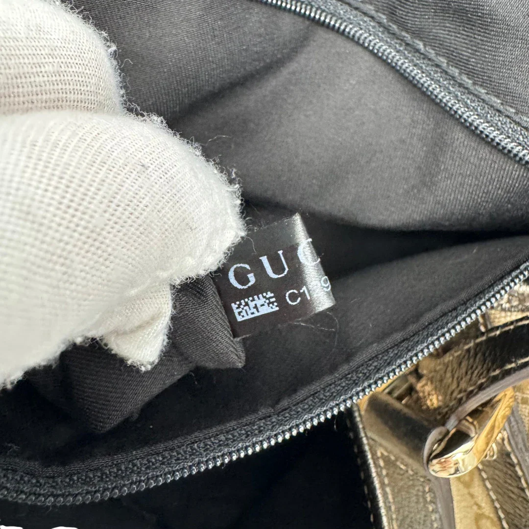 https://cdn.shopify.com/s/files/1/0564/9376/8855/files/Gucci_Shopper_Abbey_monogram_beige_vintage_GG9987_378b507d-49d0-40a1-b2e2-1a7c994f91ed.webp?v=1775726769
