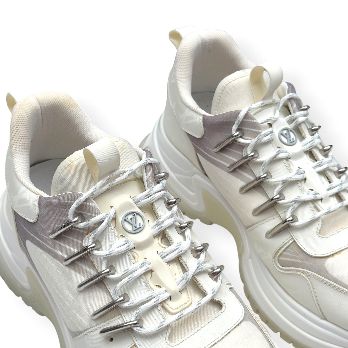 LOUIS VUITTON PULSE MONOGRAM LOW-TOP SNEAKER WHITE 40 / UK6 | UK 6, White