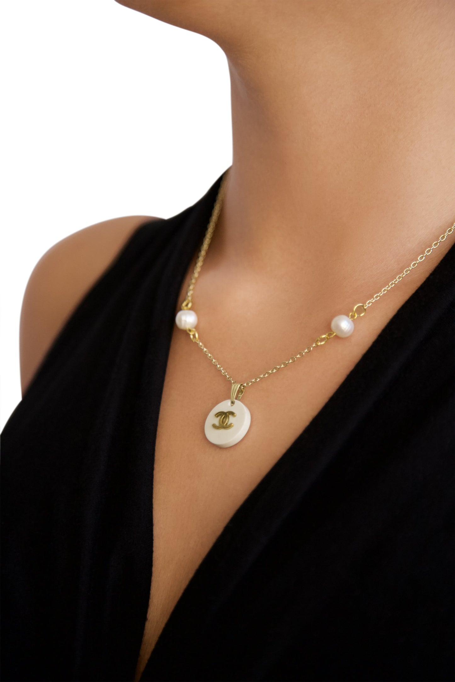 VT Rework : White Chanel Cultured Pearl Necklace