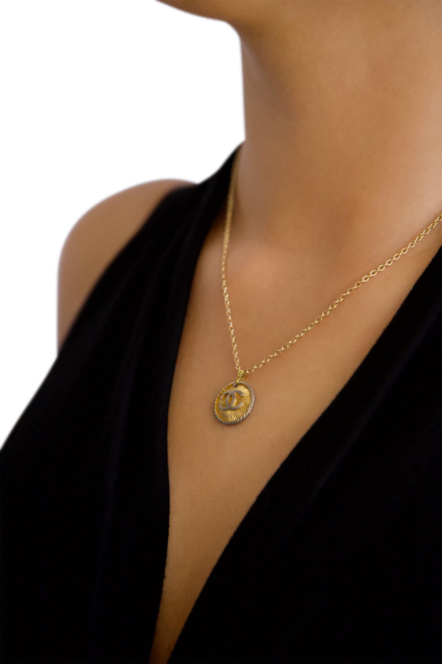 VT Rework : Classic Logo Chanel Reworked Necklace