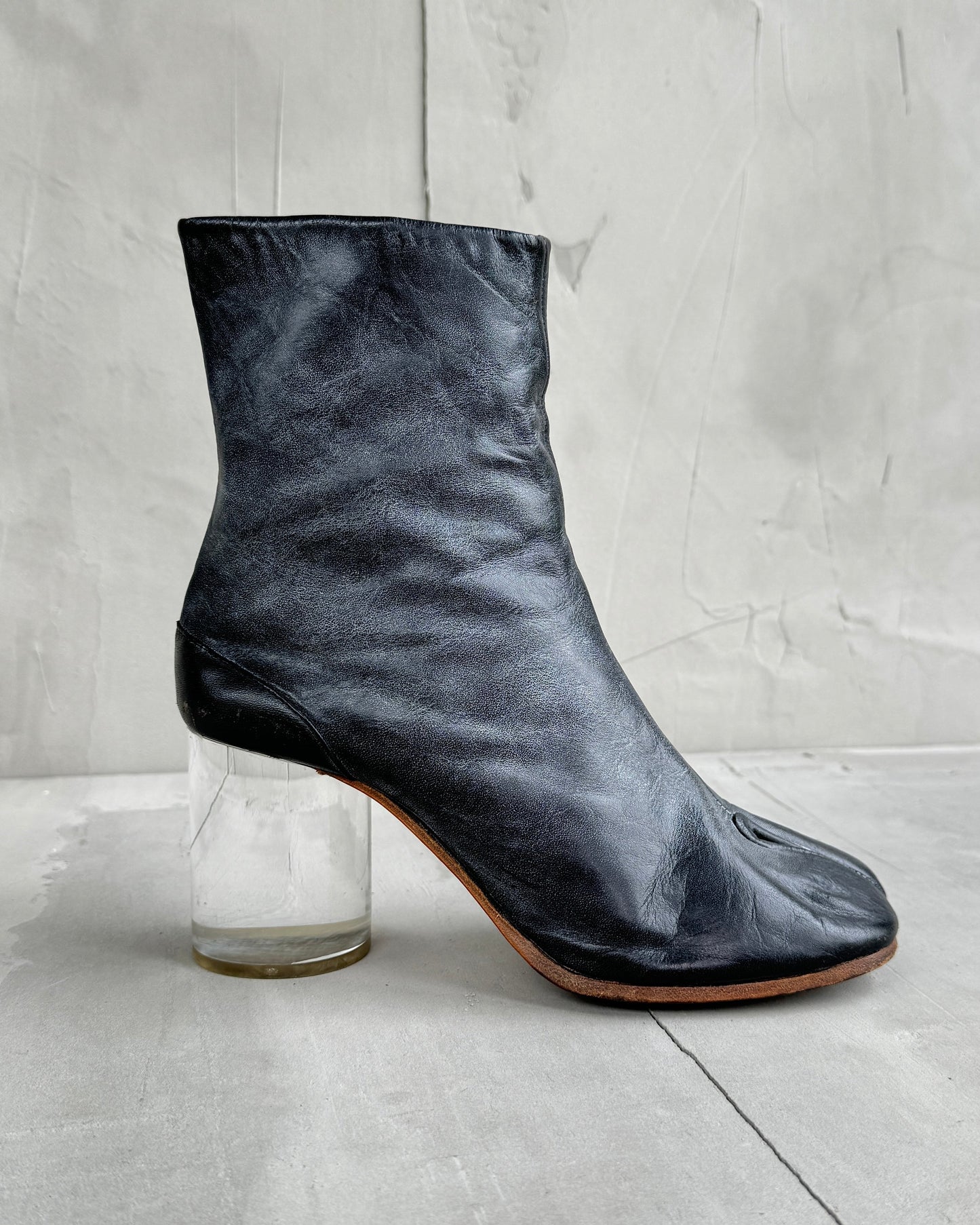 MAISON MARTIN MARGIELA LEATHER & LUCITE HEEL TABI BOOTS - EU 37.5 | UK 4.5, Black