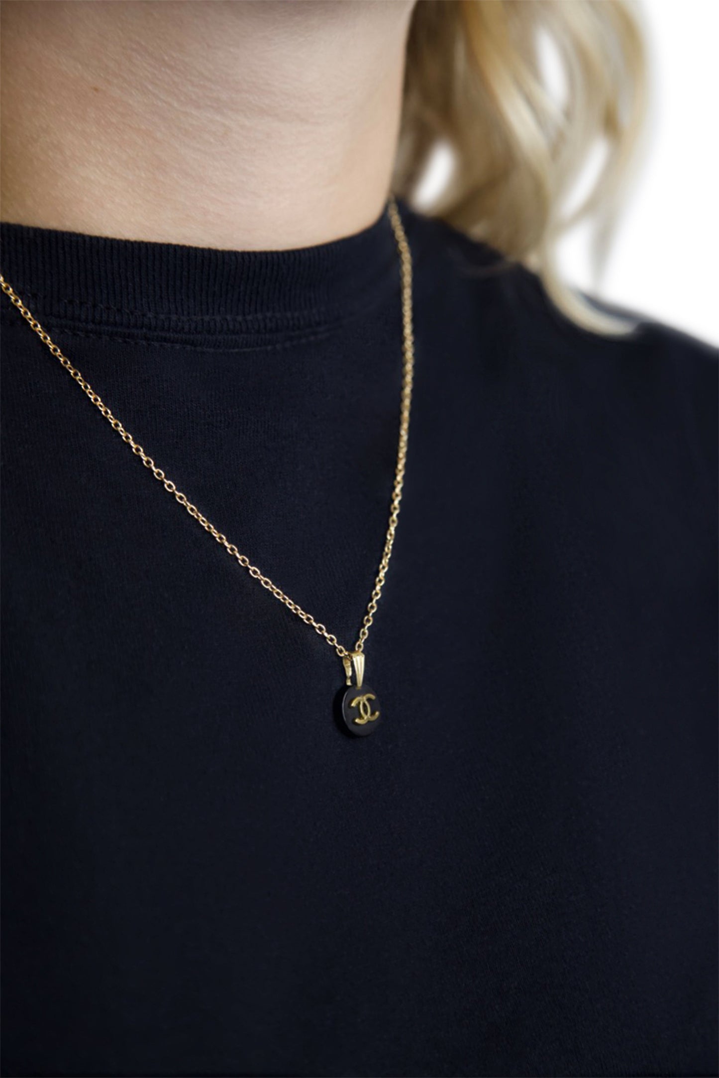 VT Rework: Chanel Black Pendent Gold Chain Necklace