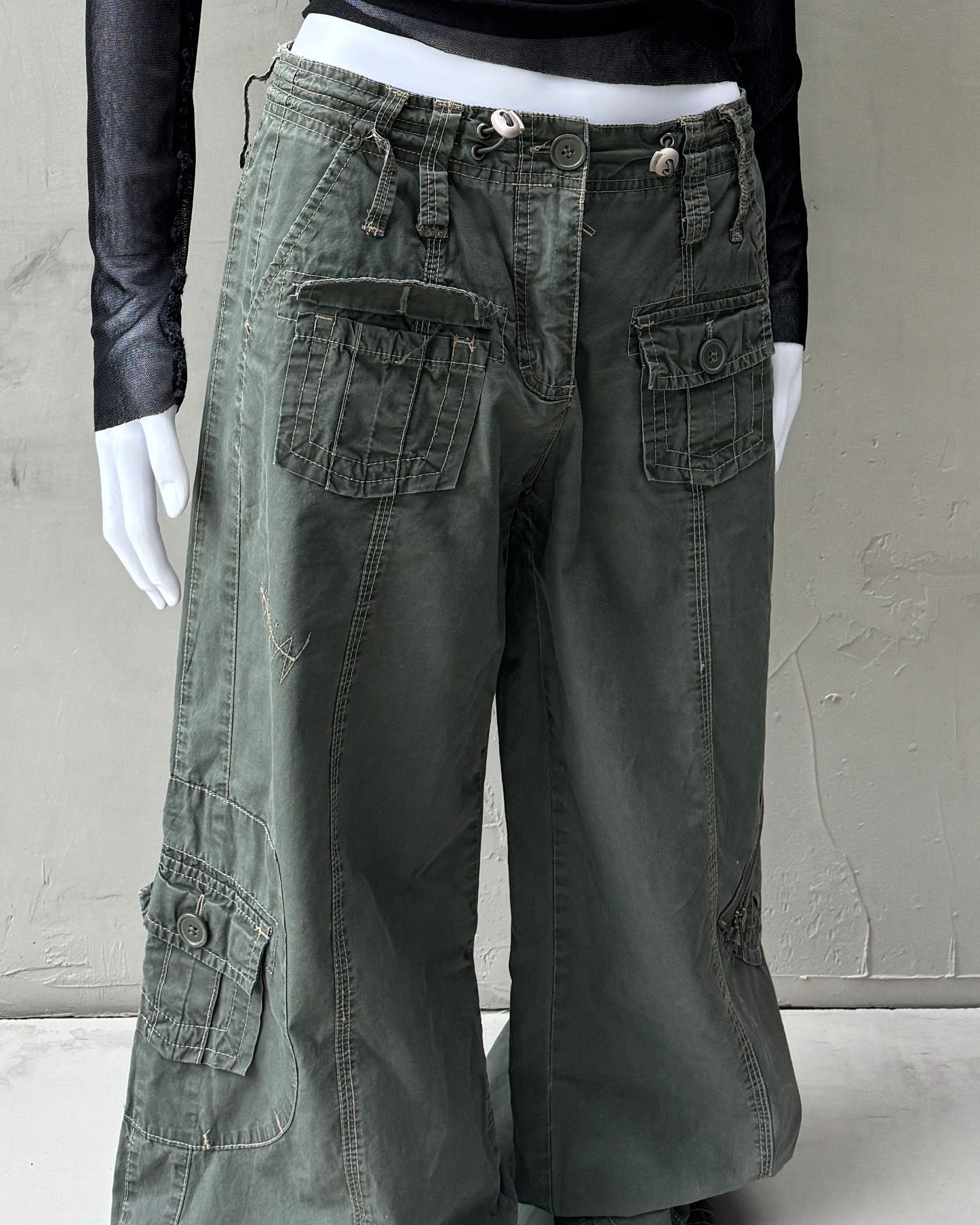 ZELIA LOW WAISTED KHAKI CARGO TROUSERS - M | Medium, Multicoloured