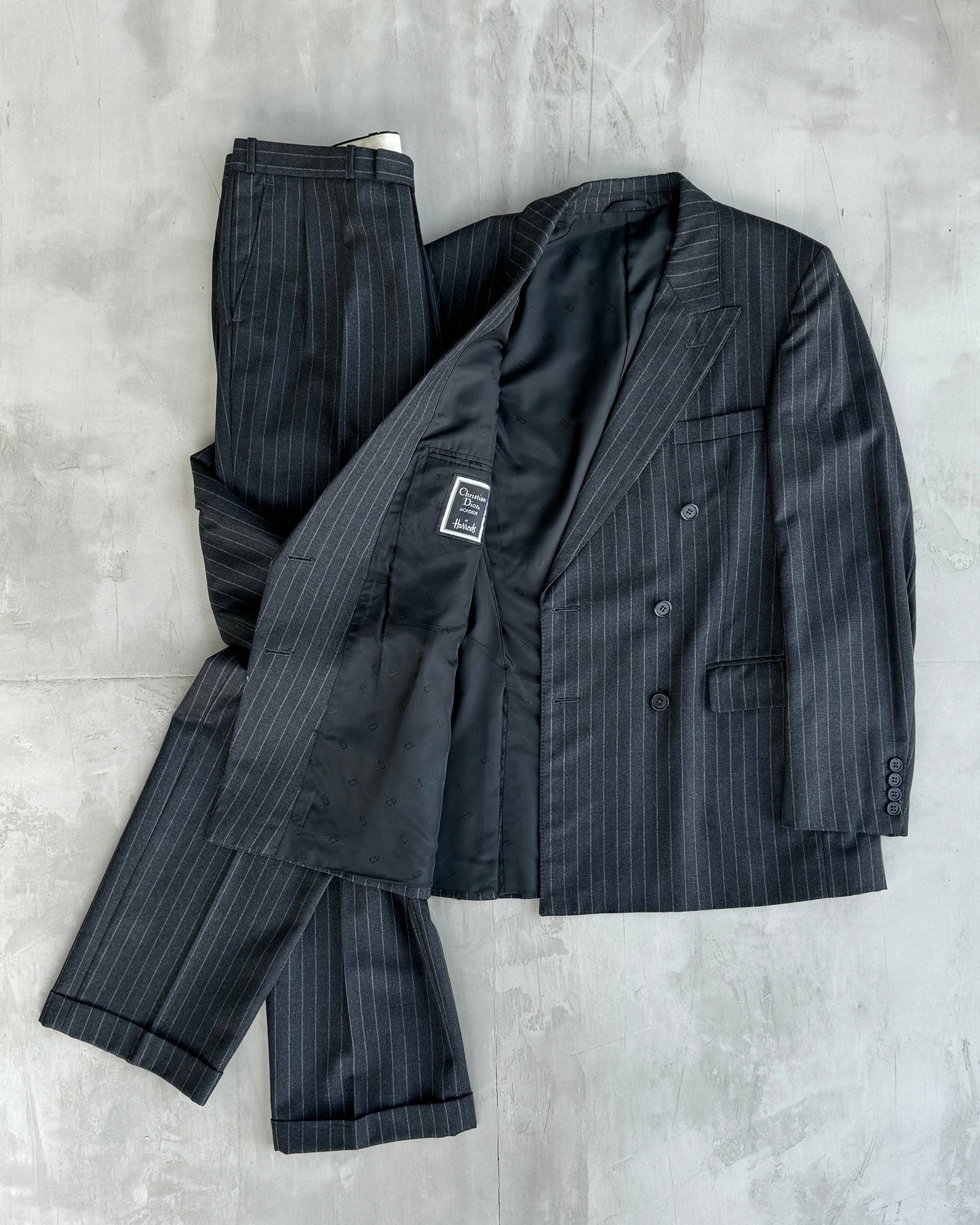 CHRISTIAN DIOR MONSIEUR DOUBLE BREASTED WOOL PINSTRIPE SUIT - 40R / M-L | 40R, Multicoloured
