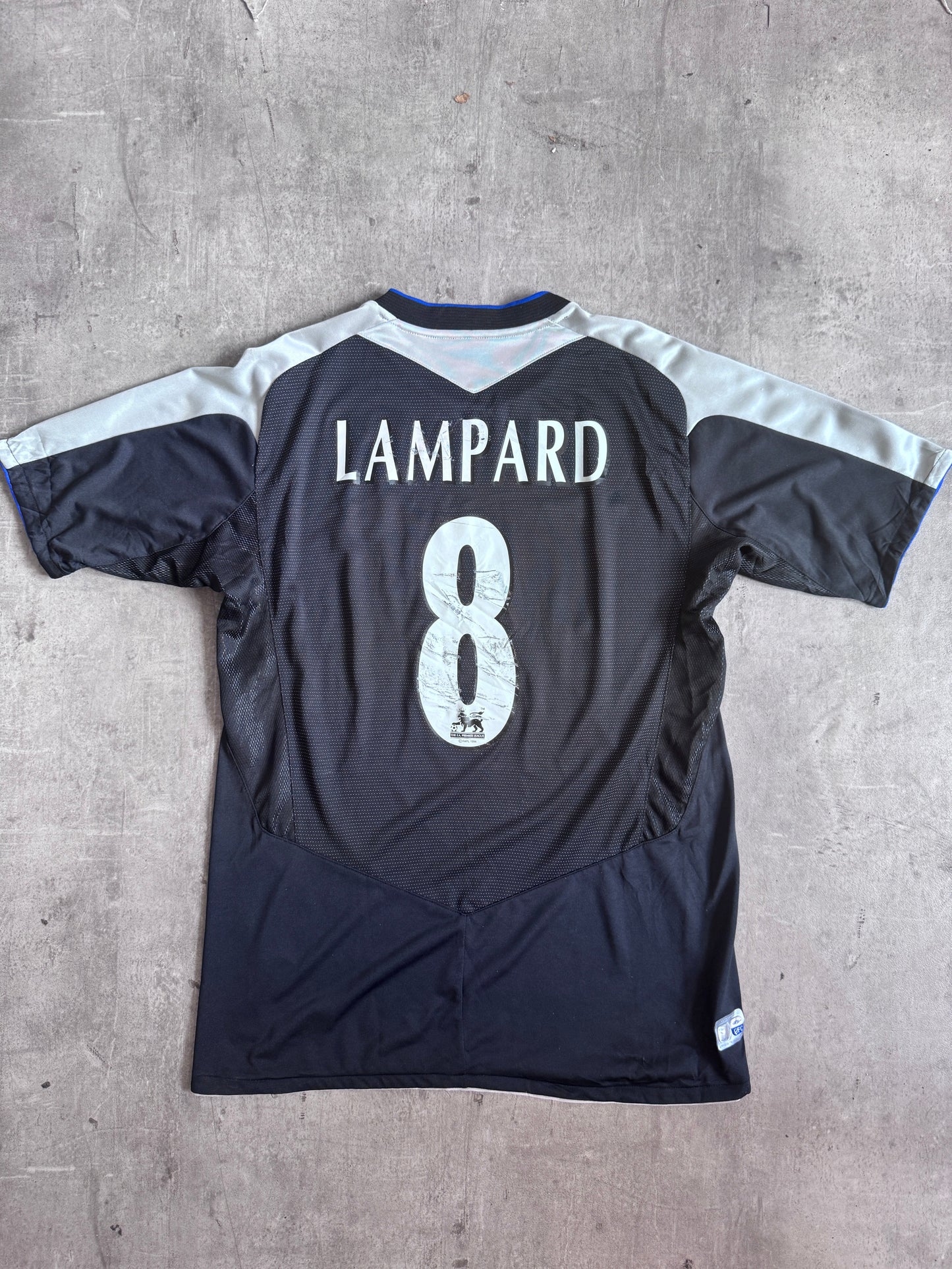 2004-05 Chelsea "Lampard 8" FC Umbro Away Football Shirt | Medium, Multicoloured