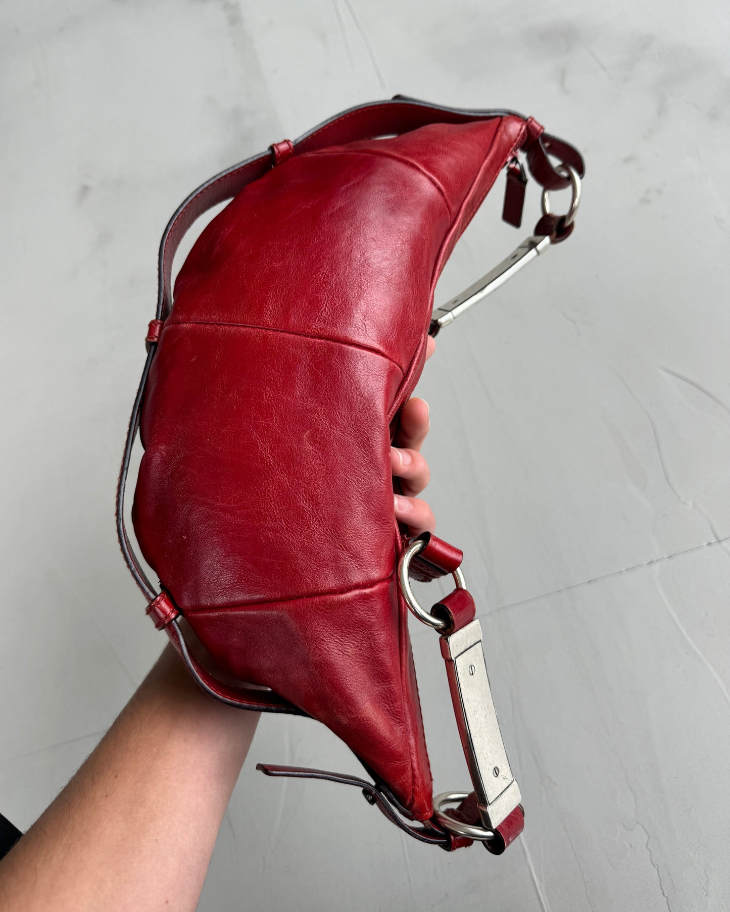 YVES SAINT LAURENT SS02 MOMBASA SLING BAG BY TOM FORD | O/S, Red