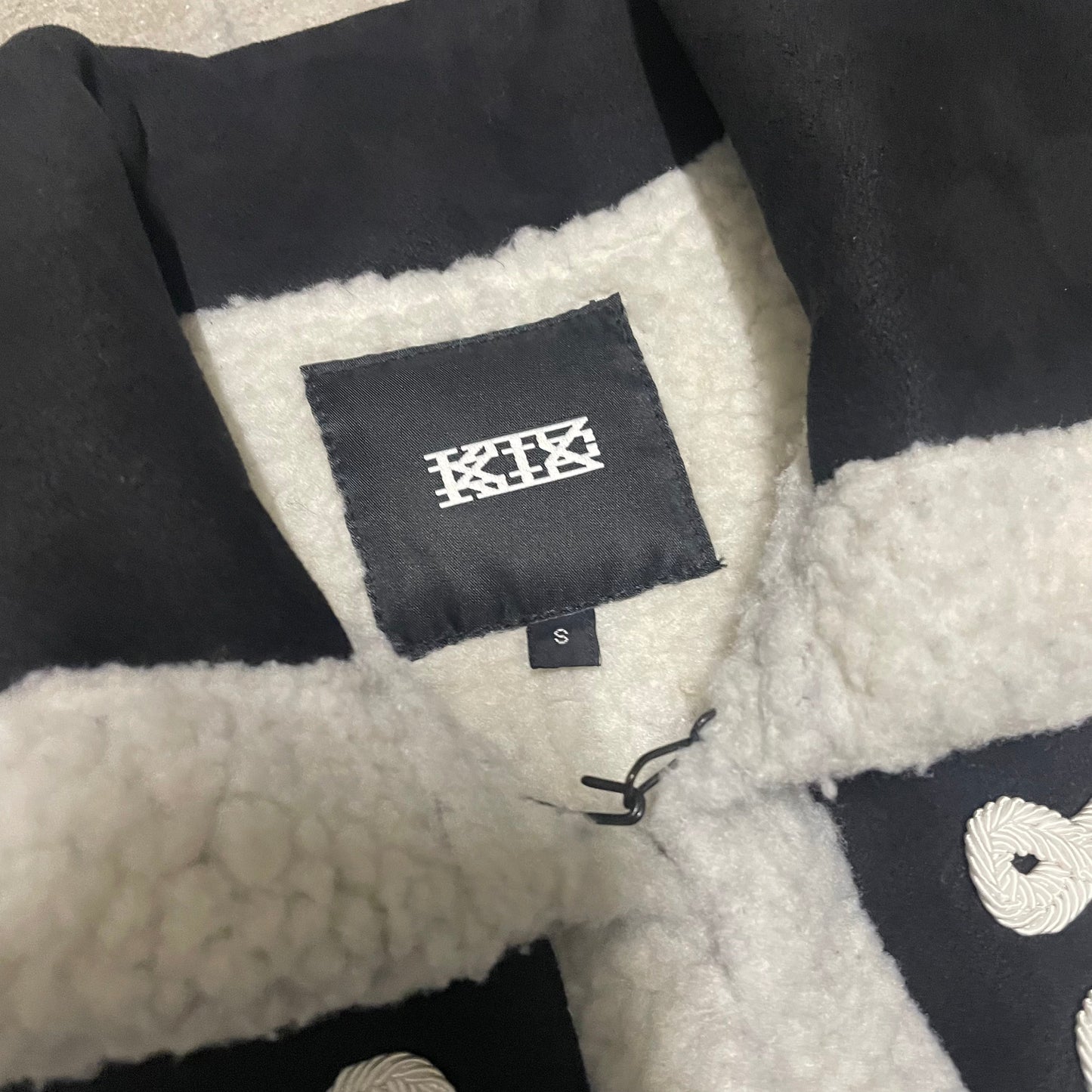 https://cdn.shopify.com/s/files/1/0909/3598/4473/files/IMG_6634.heic?v=1735751057