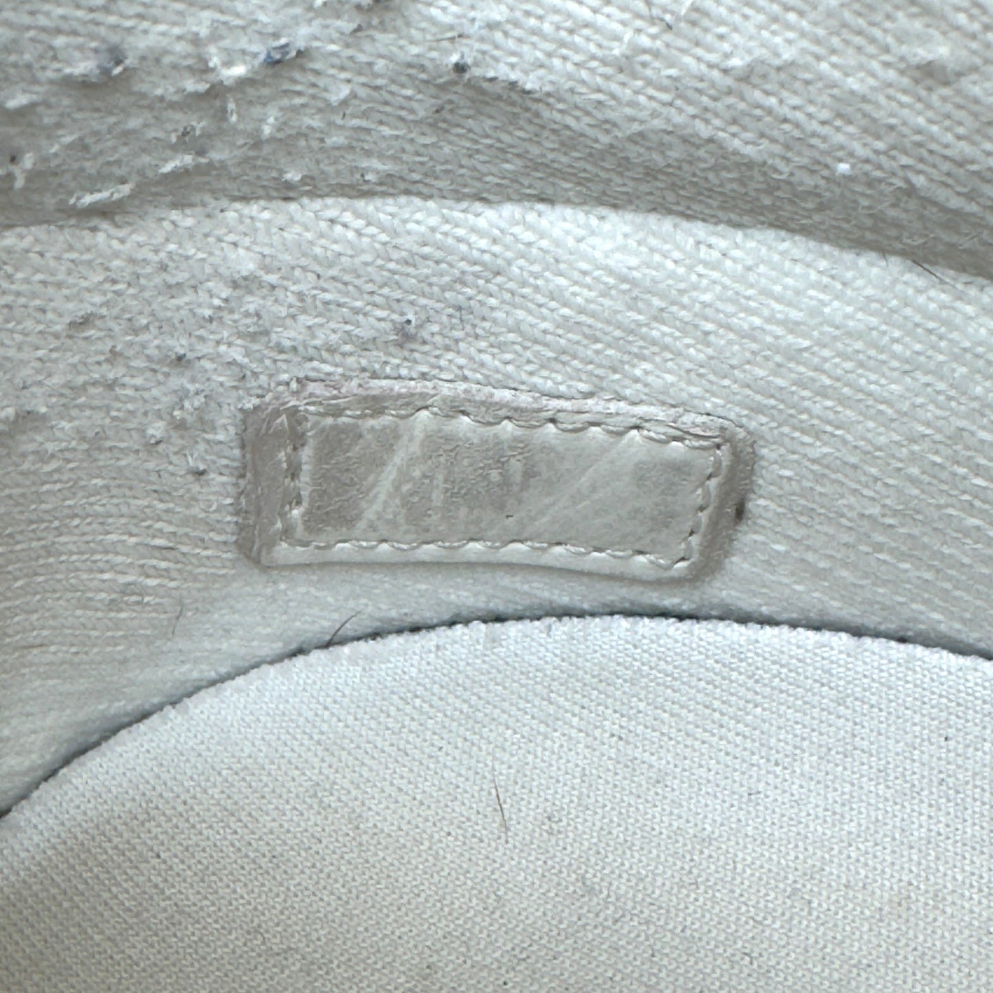 LOUIS VUITTON VNR SNEAKER WHITE / METALLIC UK11 | UK 11, White