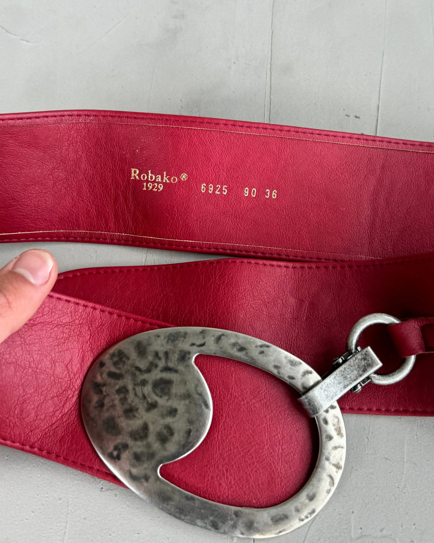 ROBAKO CEINTURES RED LEATHER BUCKLE BELT | O/S, Red