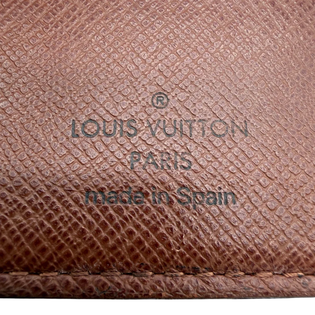 https://cdn.shopify.com/s/files/1/0564/9376/8855/files/Louis_Vuitton_Geldbeutel_Marco_monogram_braun_vintage_LV3886.webp?v=1775054448