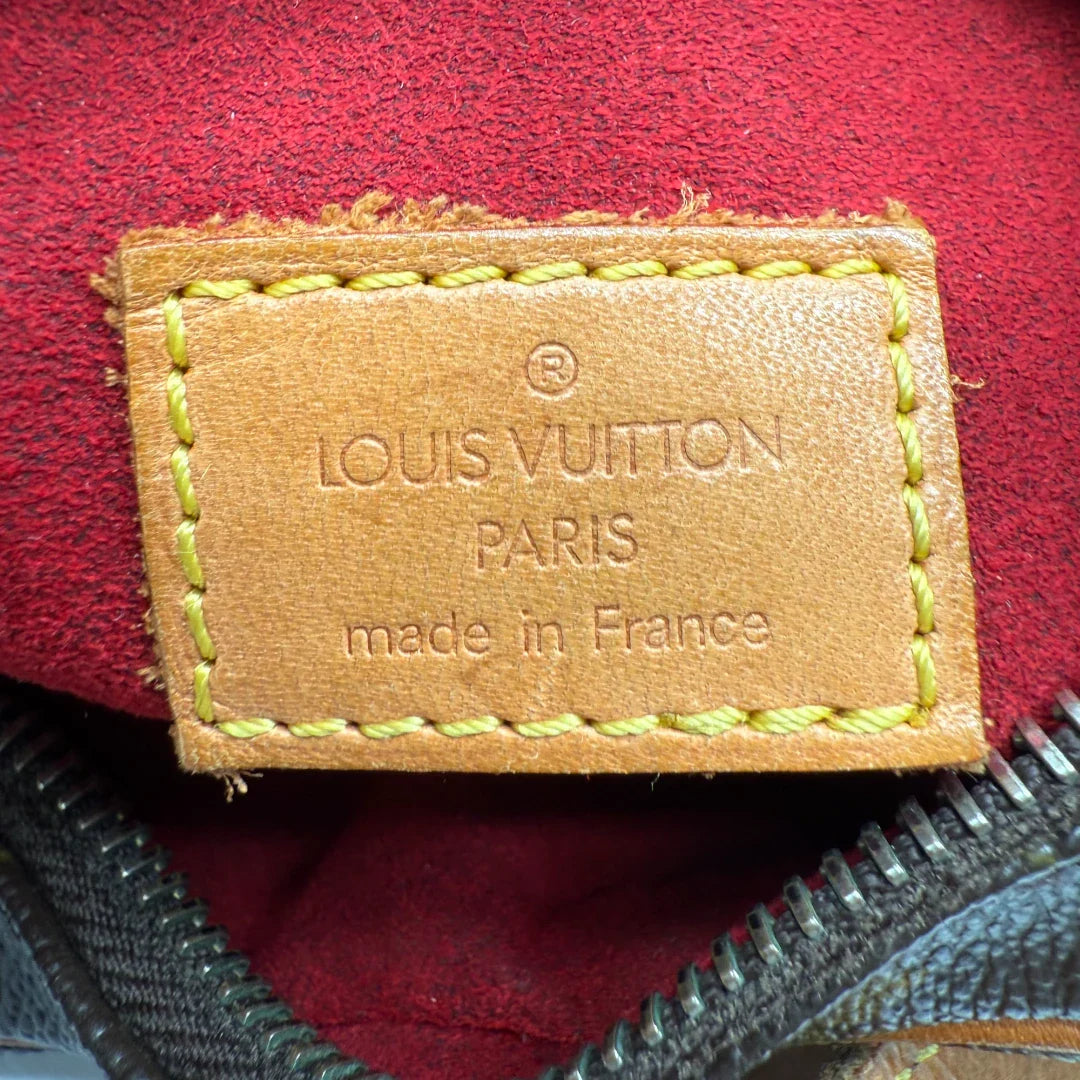 https://cdn.shopify.com/s/files/1/0564/9376/8855/files/Louis_Vuitton_Handtasche_Croissant_MM_monogram_braun_vintage_designer_LV_handbag8152.webp?v=1757506356