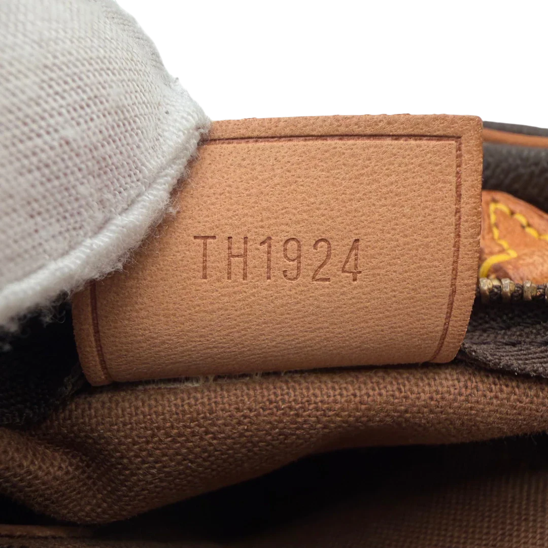 https://cdn.shopify.com/s/files/1/0564/9376/8855/files/Louis_Vuitton_Handtasche_Nano_Speedy_monogram_braun_vintage_LV4395.webp?v=1775656971