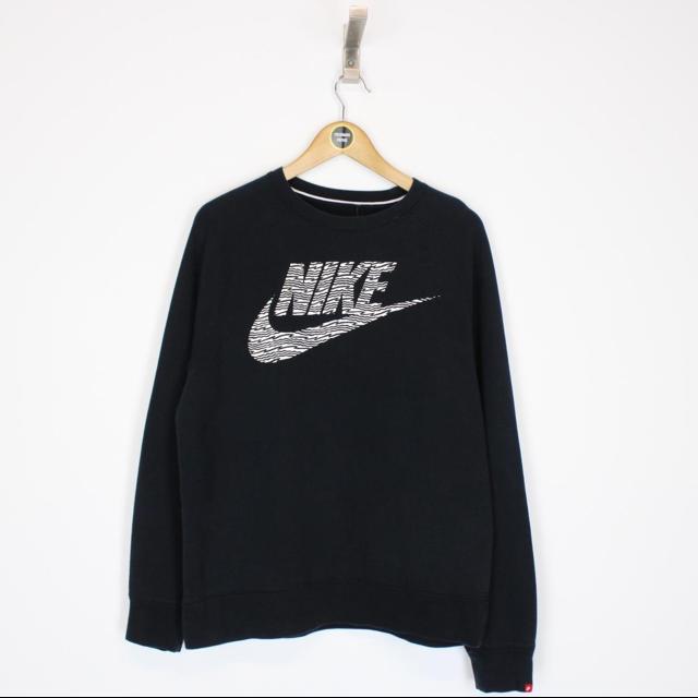 black nike spellout sweatshirt