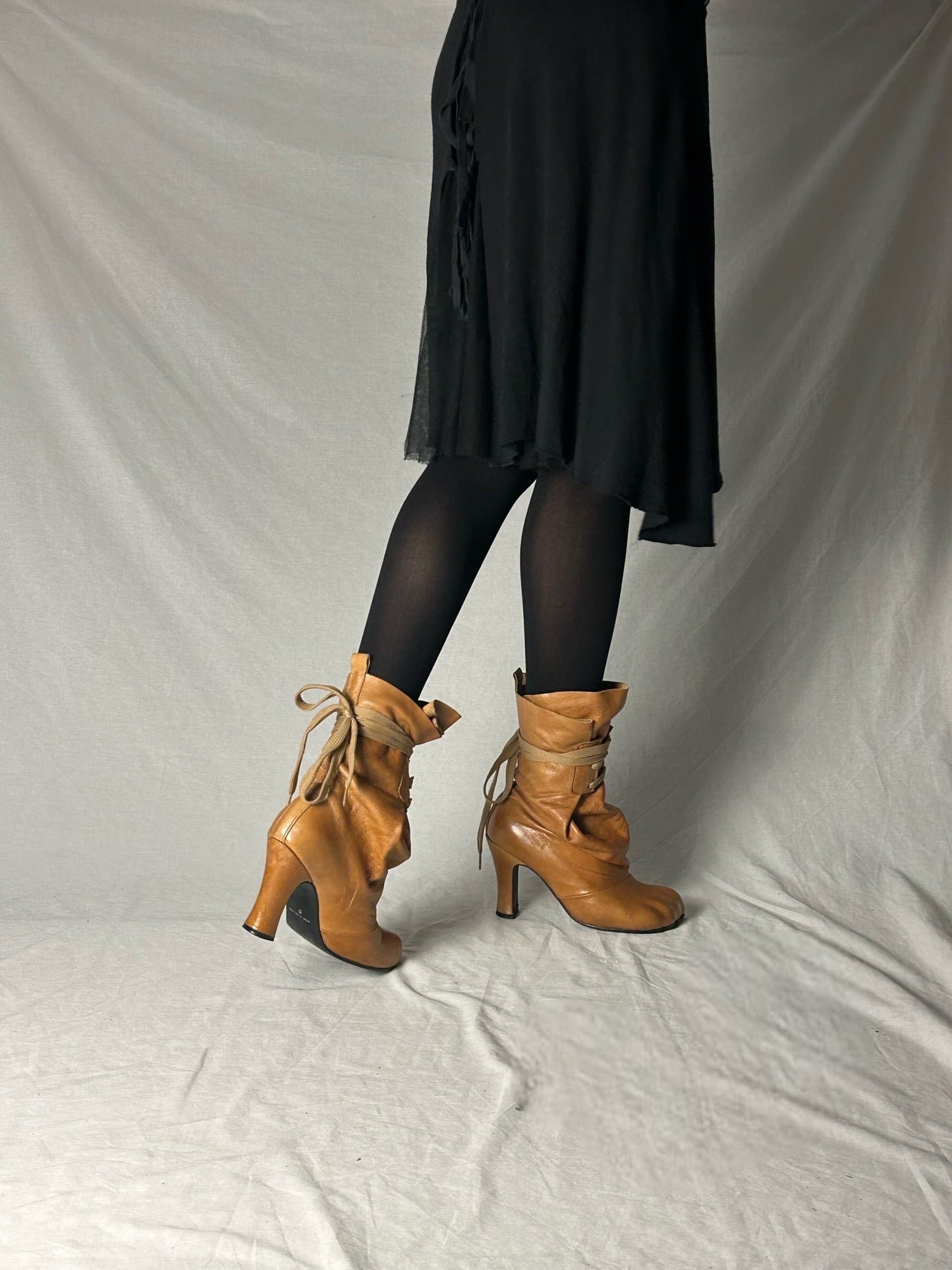 VIVIENNE WESTWOOD S/S 2000 ANIMAL TOE BOOTS | DEFAULT TITLE, Tan