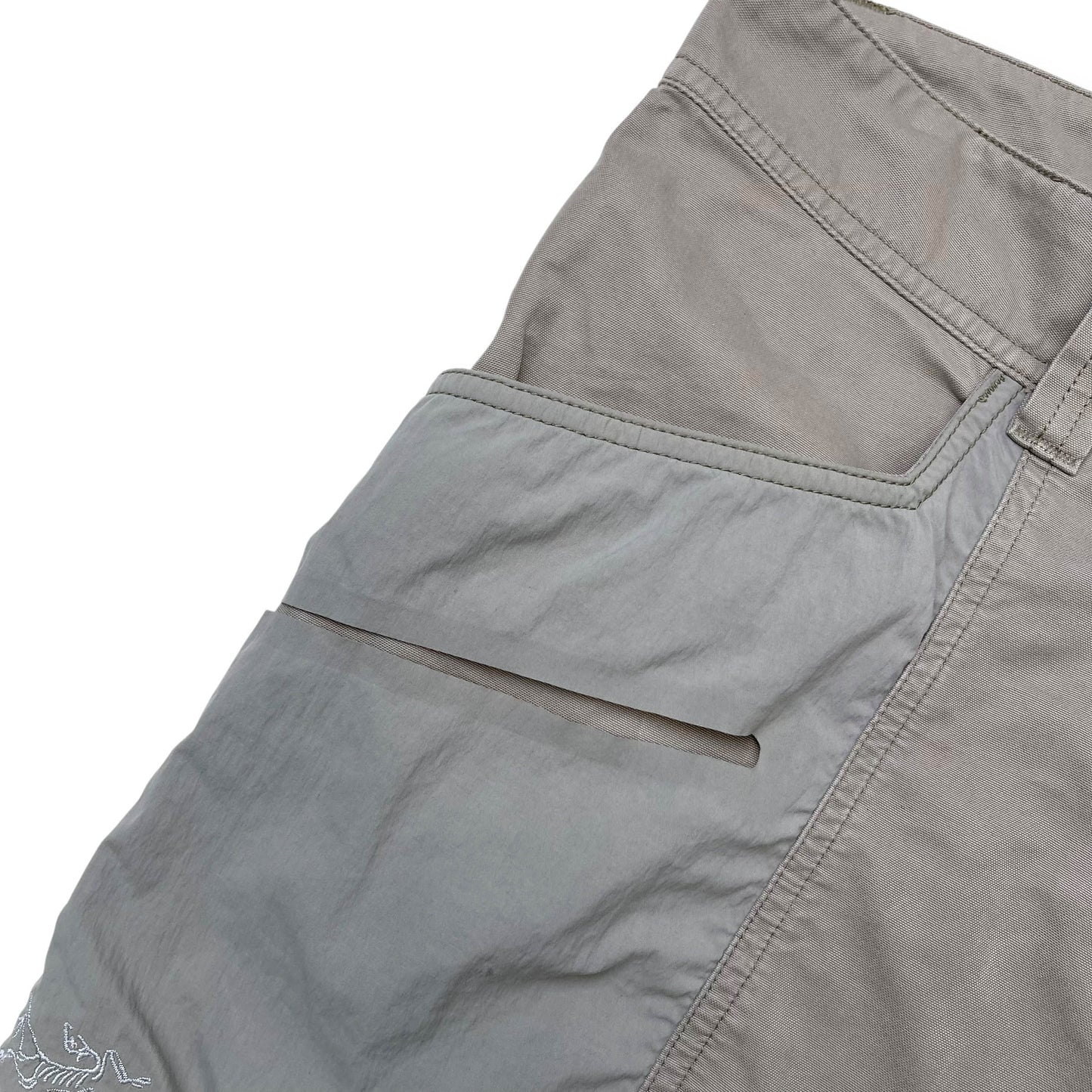 Vintage Arc'teryx Cargo Shorts (W30)