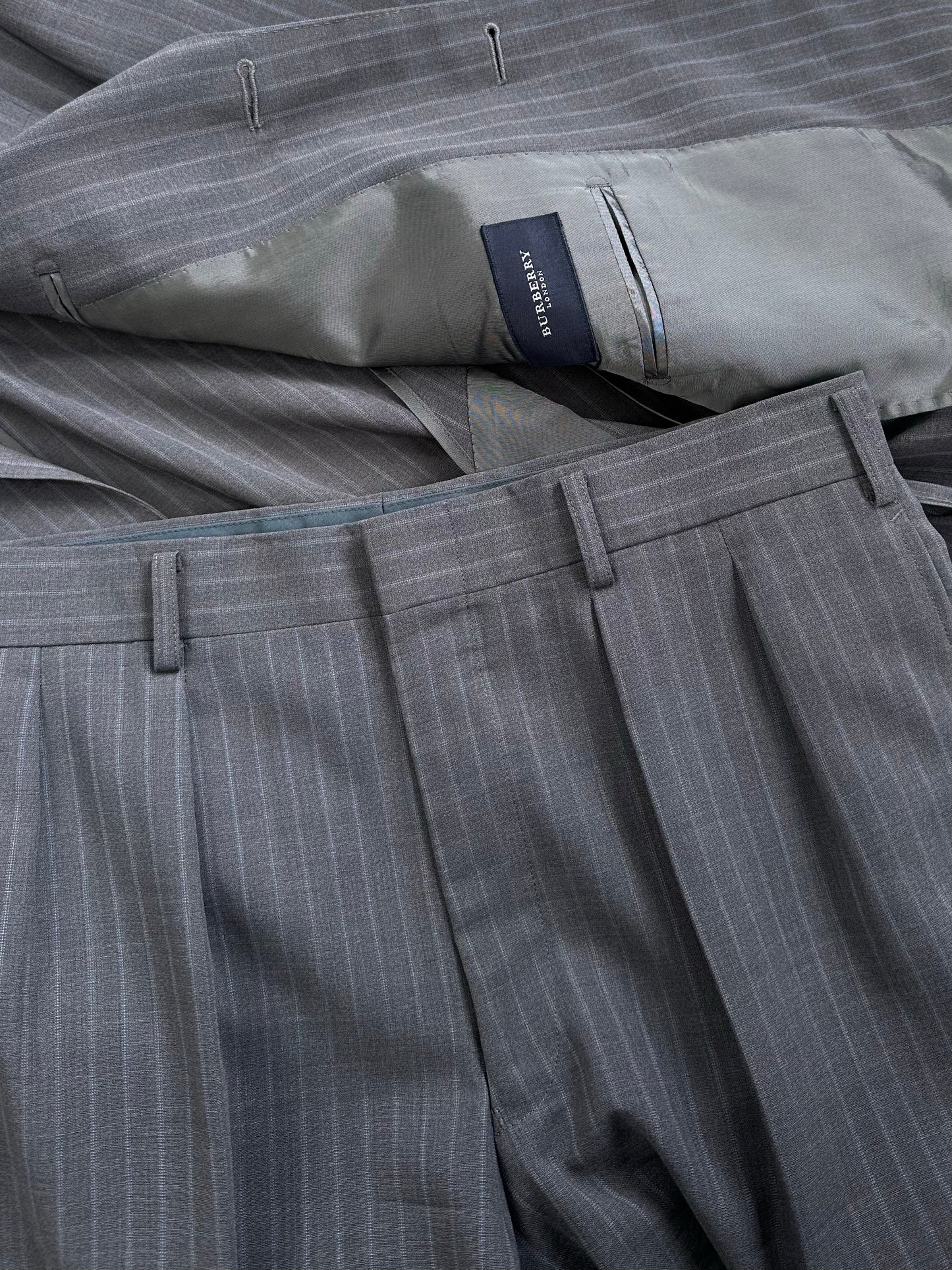 Burberry London 1990s Pure Wool Striped Suit - 40R/W32