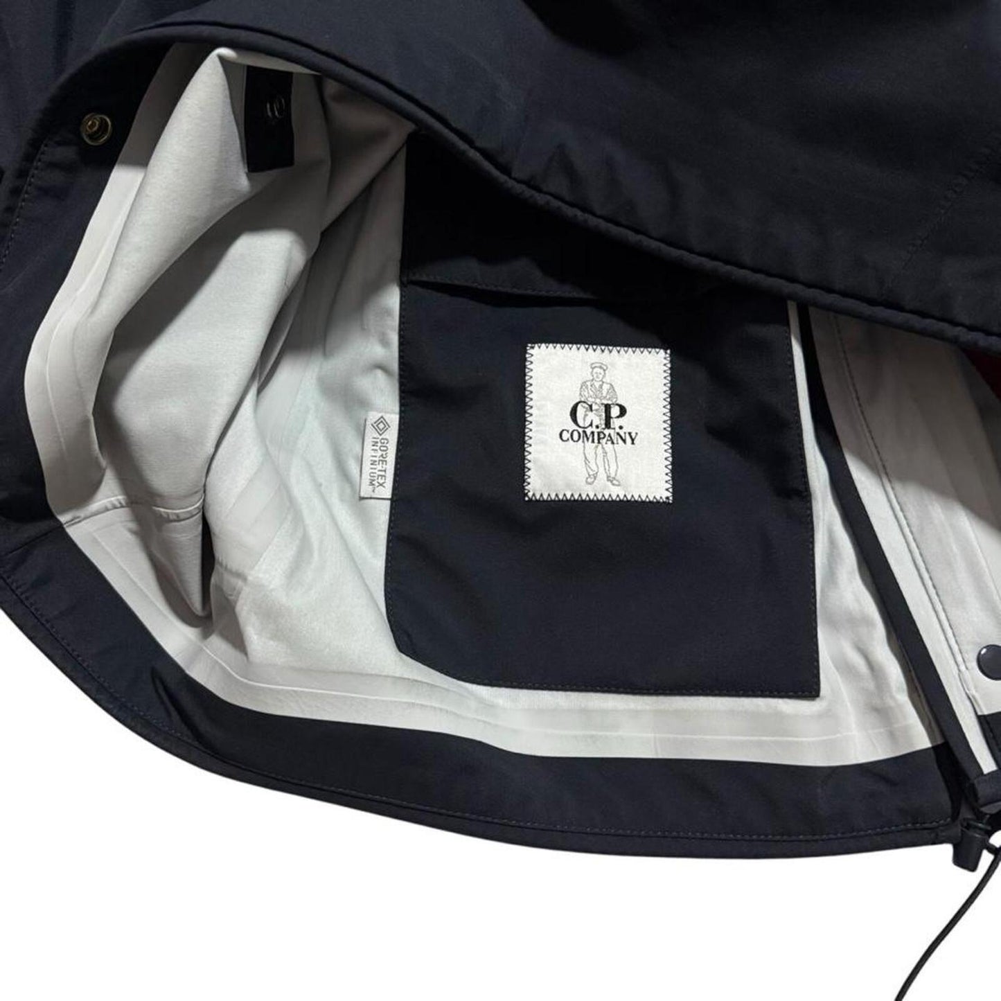 CP Company Navy Metropolis Gore-Tex Jacket | Medium, Navy