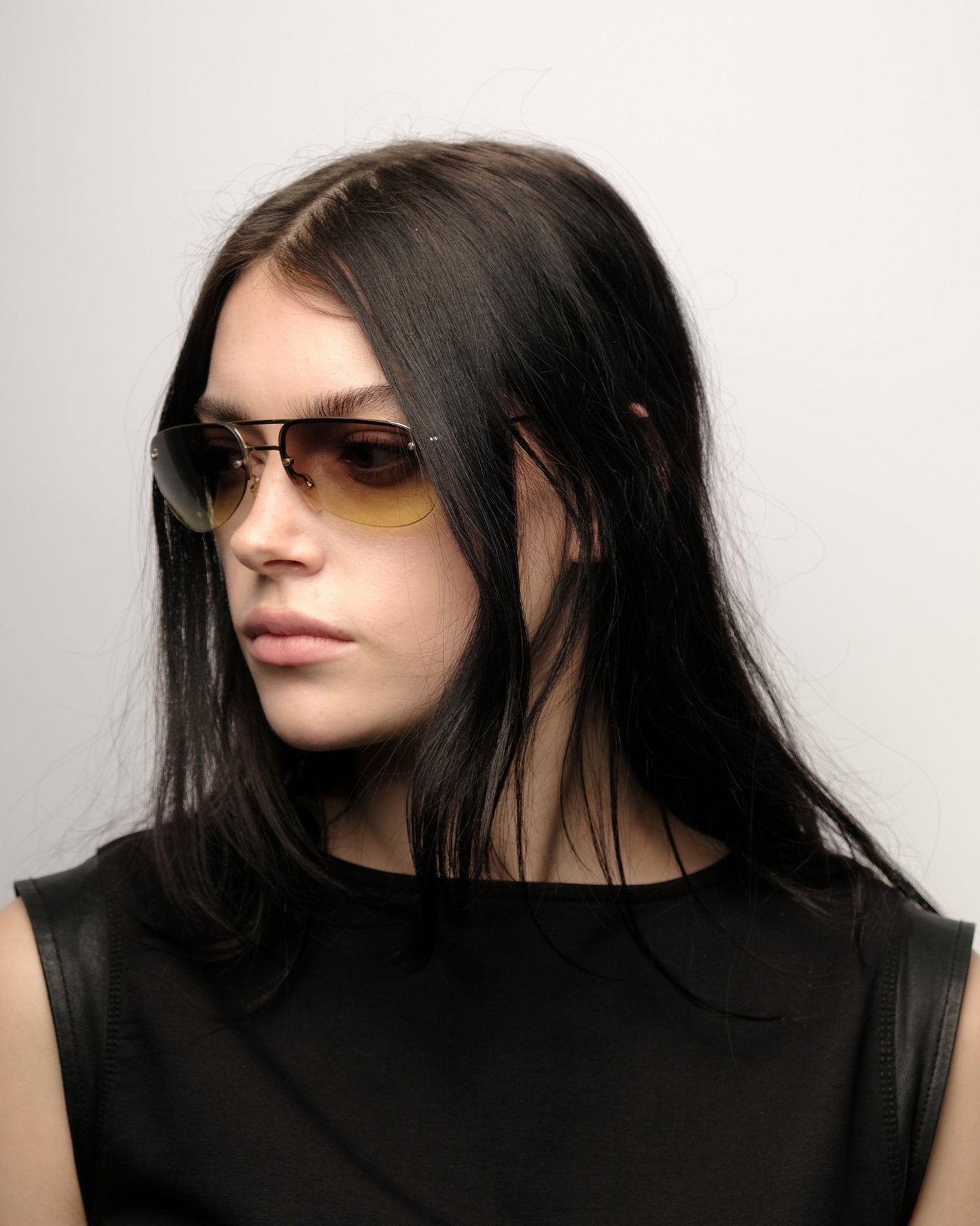 https://cdn.shopify.com/s/files/1/0818/5459/5398/files/gucci-gucci-spring-1997-aviator-sunglasses-vintage-su542-9201167.jpg?v=1784368360